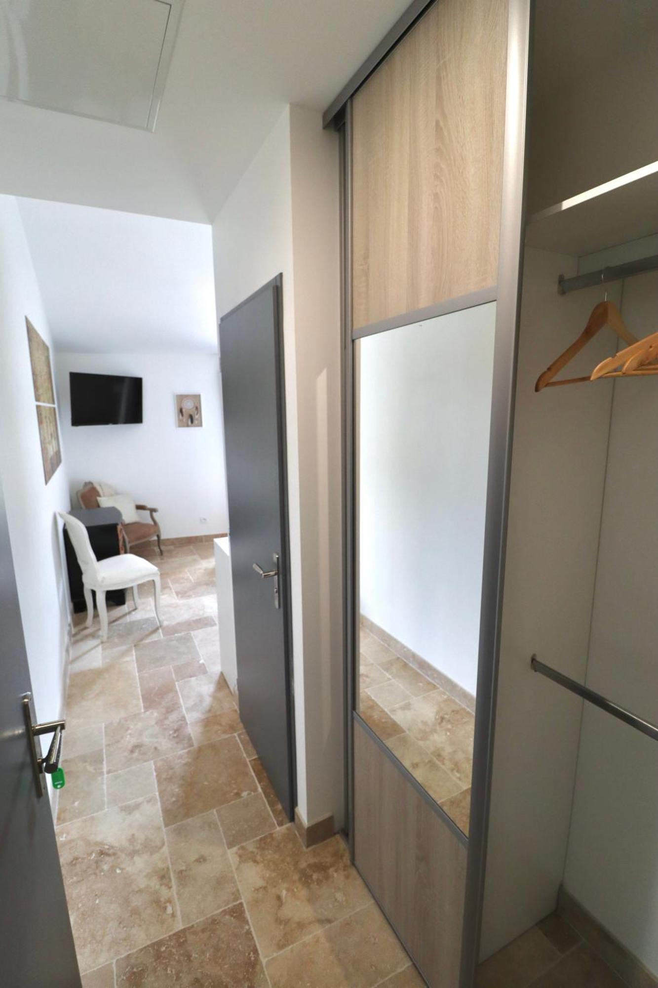 Chambres D'Hotes Avec Jacuzzi Et Piscine Au Mas De Cadoule Saint-Just  Rom bilde