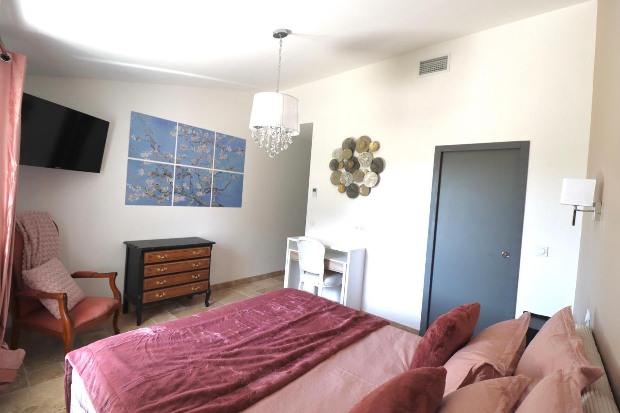 Chambres D'Hotes Avec Jacuzzi Et Piscine Au Mas De Cadoule Saint-Just  Rom bilde