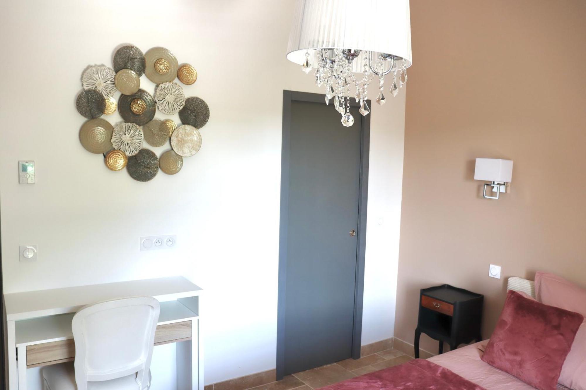 Chambres D'Hotes Avec Jacuzzi Et Piscine Au Mas De Cadoule Saint-Just  Rom bilde