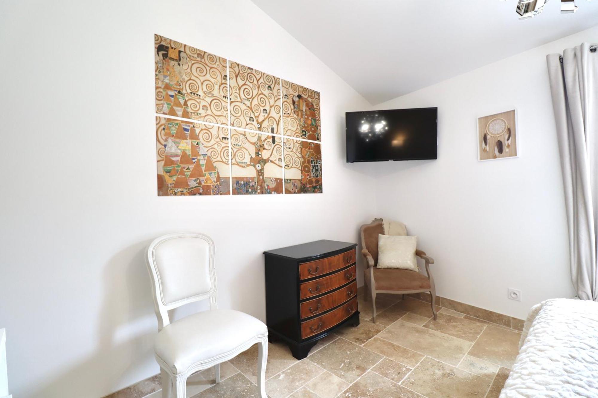 Chambres D'Hotes Avec Jacuzzi Et Piscine Au Mas De Cadoule Saint-Just  Rom bilde