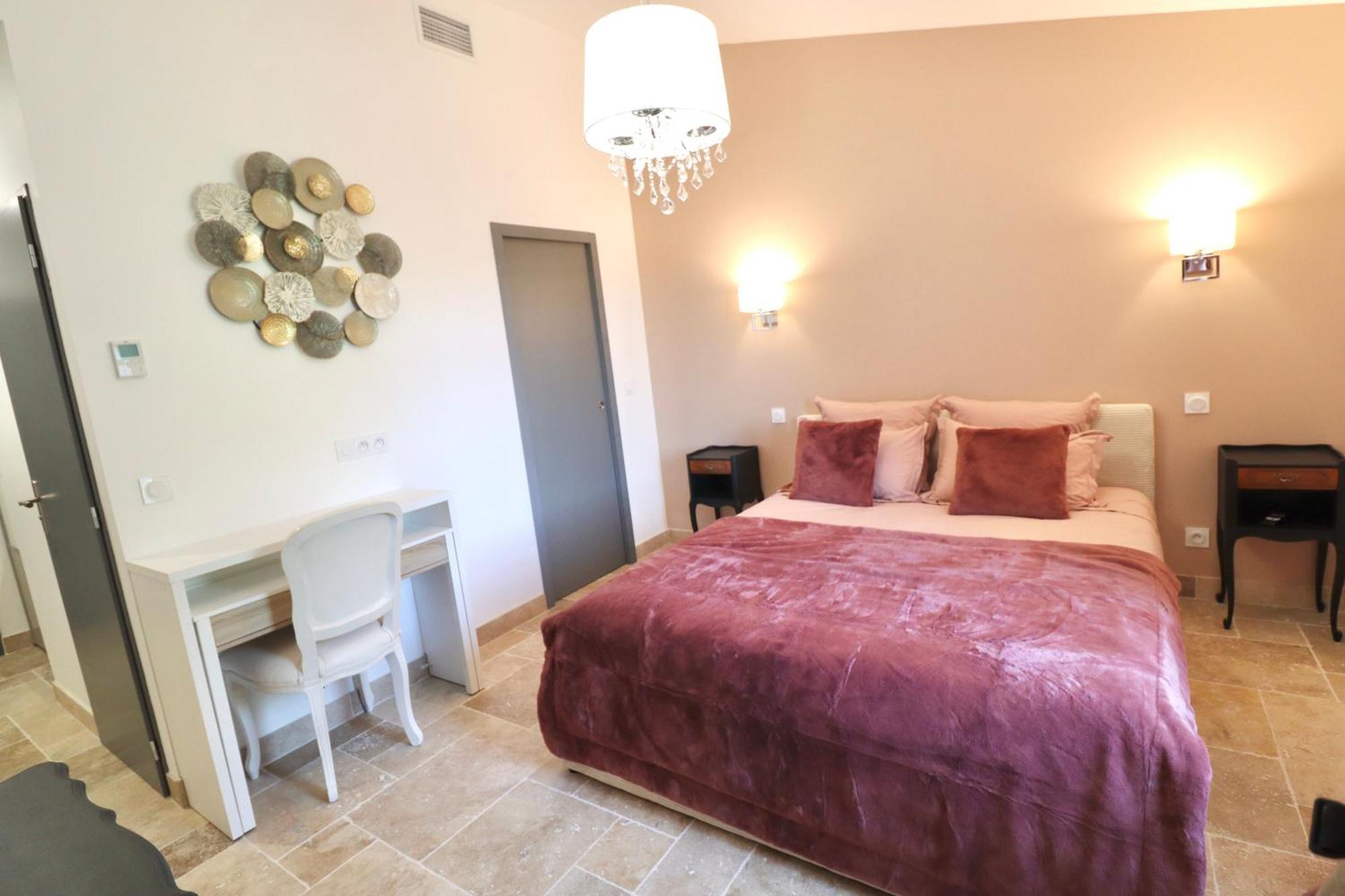 Chambres D'Hotes Avec Jacuzzi Et Piscine Au Mas De Cadoule Saint-Just  Rom bilde