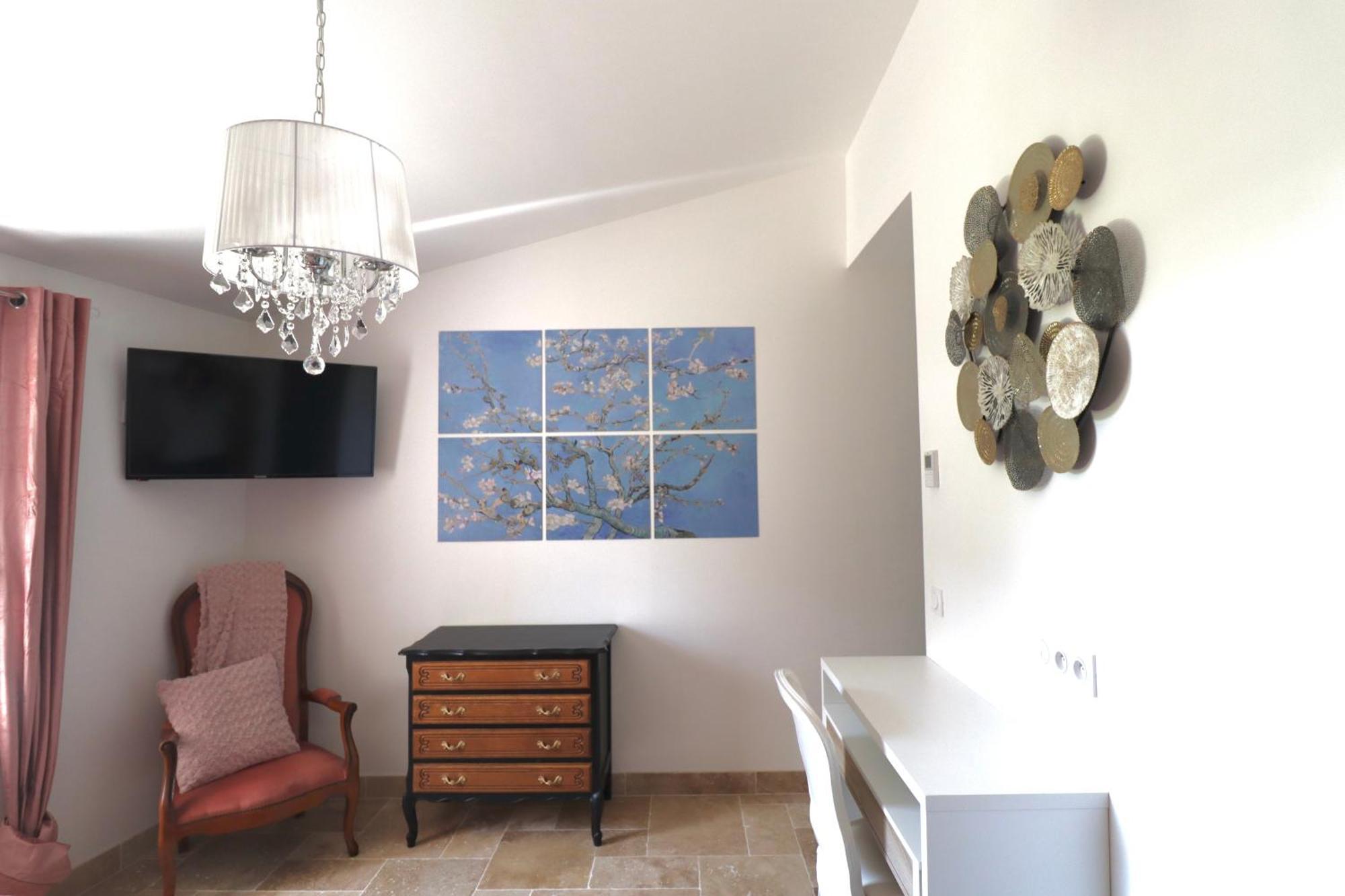 Chambres D'Hotes Avec Jacuzzi Et Piscine Au Mas De Cadoule Saint-Just  Rom bilde